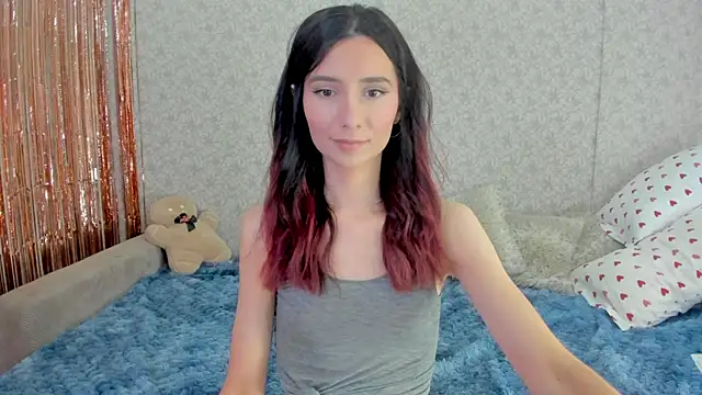 crystalnut online show from March 15, 2025, 11:19 am