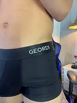 ALAN SANTHOS online show from May 3, 2026, 4:50 am