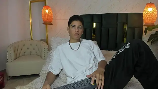 Levy Steve online show from November 13, 2025, 3:32 am