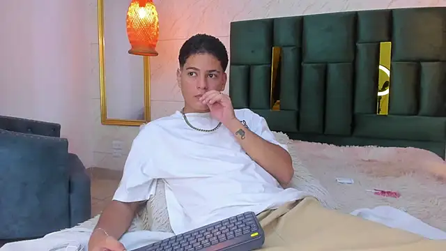 Levy Steve online show from October 19, 2025, 4:37 am