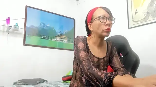 daniela xue online show from August 4, 2026, 1:10 am