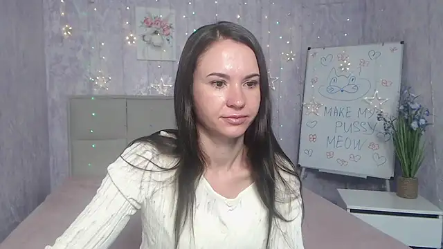 KaraCriegs online show from September 22, 2025, 5:41 pm