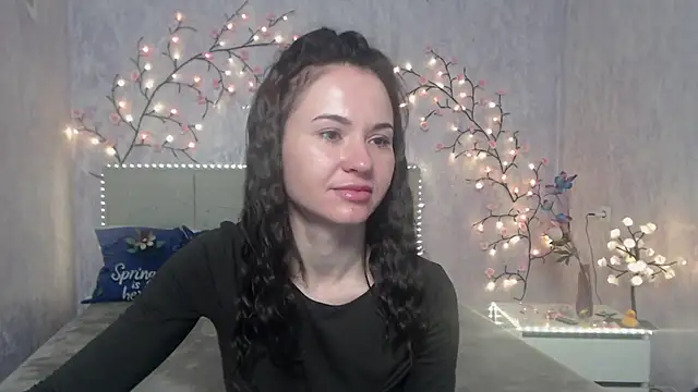 KaraCriegs online show from April 22, 2026, 5:31 pm