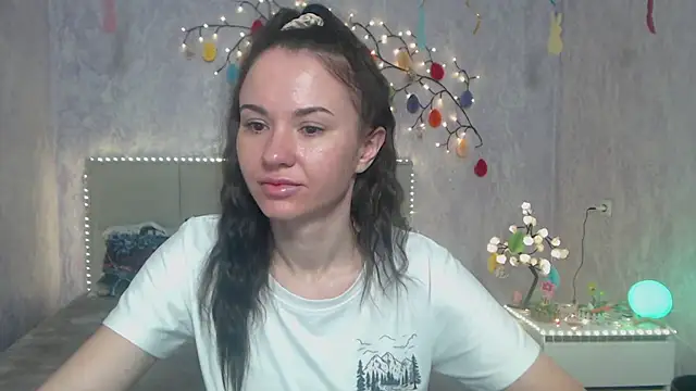KaraCriegs online show from April 2, 2026, 6:03 pm