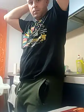 LucianM6 online show from November 12, 2025, 3:05 pm