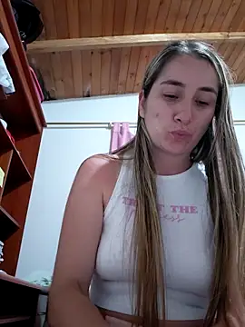 Iris love18 online show from June 8, 2026, 2:01 am