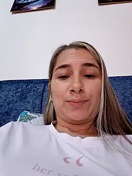 Iris love18 online show from February 21, 2026, 2:19 pm