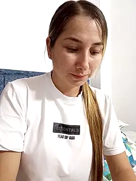 Iris love18 online show from November 7, 2025, 4:55 pm