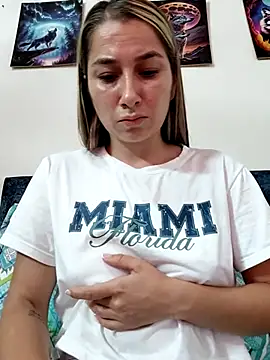 Iris love18 online show from April 27, 2026, 2:37 pm