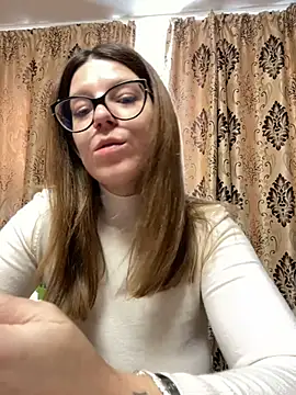 NadiraNoor online show from March 16, 2025, 1:49 pm