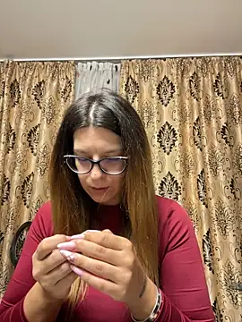 NadiraNoor online show from September 11, 2025, 10:10 pm