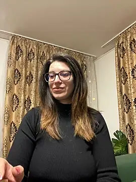 NadiraNoor online show from April 2, 2026, 9:54 pm