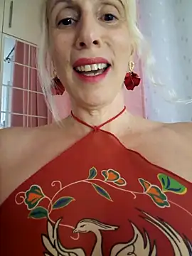 Ina HotX online show from September 28, 2025, 3:19 pm