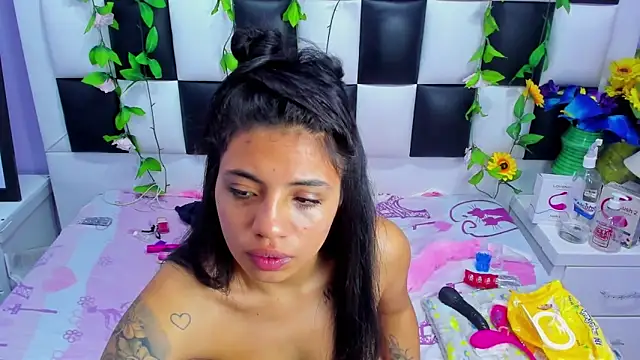 arianaa tompsoon online show from September 16, 2025, 3:29 am