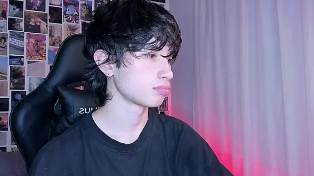 liamelf online show from February 25, 2025, 5:19 am