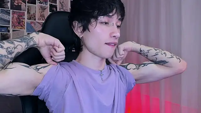 liamelf online show from March 13, 2025, 4:05 am