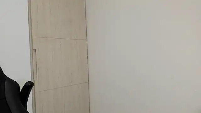 liamelf online show from February 17, 2026, 4:43 am