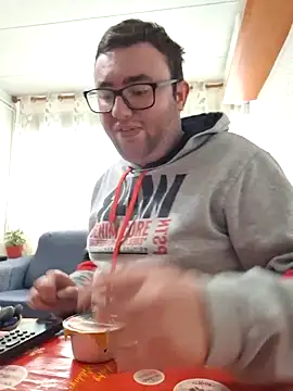 Javier bear online show from March 4, 2026, 2:03 pm