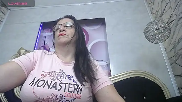 Snapshot of karito_mature17 chatting on June 15, 2026, 11:21 am karito mature17 online show from June 15, 2026, 11:21 am