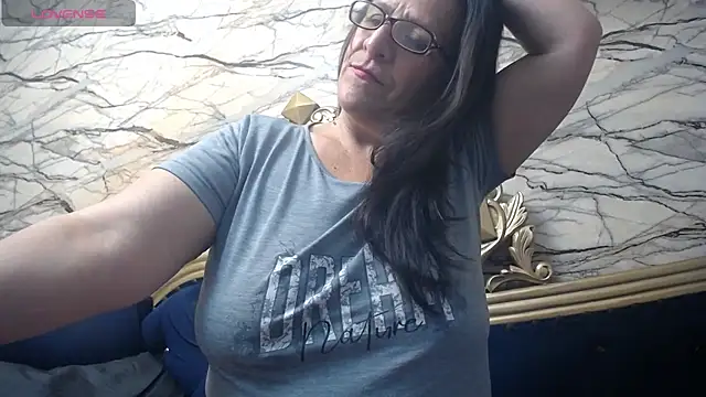 Snapshot of karito_mature17 chatting on July 6, 2026, 11:17 am karito mature17 online show from July 6, 2026, 11:17 am