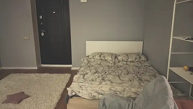 mollymila online show from April 18, 2026, 2:41 pm