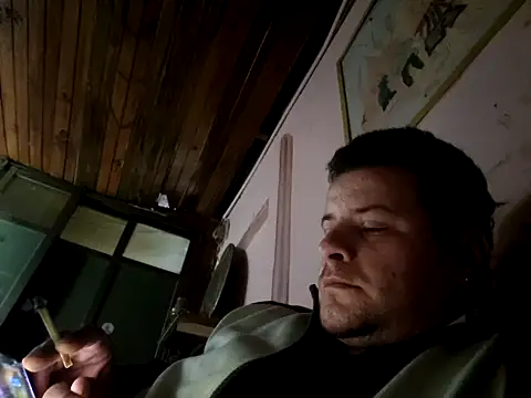 TusOjitosClaros69 online show from December 9, 2024, 6:45 am