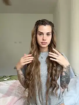 EmiliaCatalina online show from May 2, 2026, 8:03 pm