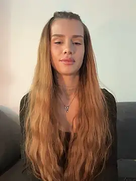 EmiliaCatalina online show from June 29, 2026, 6:29 pm