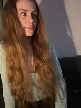 EmiliaCatalina online show from July 29, 2026, 1:05 am