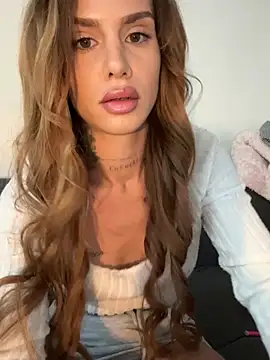 EmiliaCatalina online show from July 9, 2026, 9:14 pm