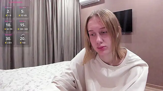 Mika Ray online show from November 11, 2025, 11:42 pm