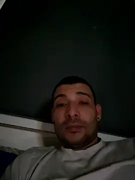 Snapshot of Zoltanioan26 chatting on January 14, 2026, 7:23 am Zoltanioan26 online show from January 14, 2026, 7:23 am