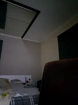 Snapshot of Zoltanioan26 chatting on January 8, 2026, 10:27 pm Zoltanioan26 online show from January 8, 2026, 10:27 pm