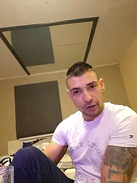 Snapshot of Zoltanioan26 chatting on January 19, 2026, 2:15 am Zoltanioan26 online show from January 19, 2026, 2:15 am