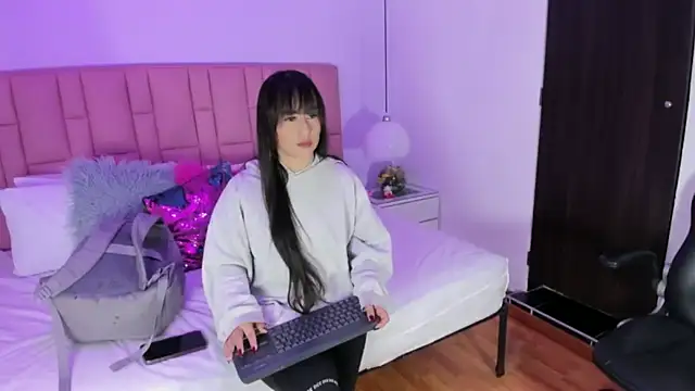 victoria cooper3 online show from January 14, 2026, 11:58 am