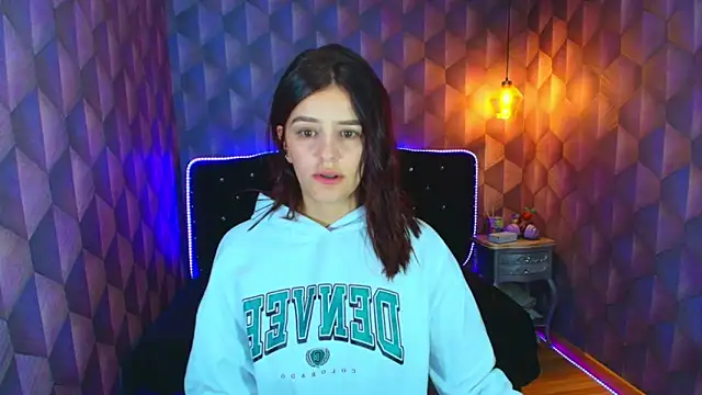 LiaHarryis online show from February 8, 2026, 7:44 pm