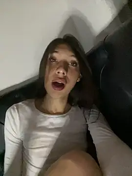 NICOLSKINNY1 online show from September 11, 2025, 12:32 am