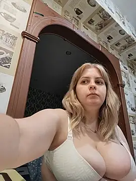 Lady nice cat online show from August 5, 2026, 2:44 pm
