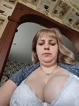 Lady nice cat online show from June 1, 2026, 2:45 am
