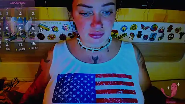 EllieOz online show from September 19, 2025, 9:08 pm