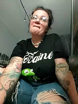 EllieOz online show from October 1, 2025, 5:17 pm