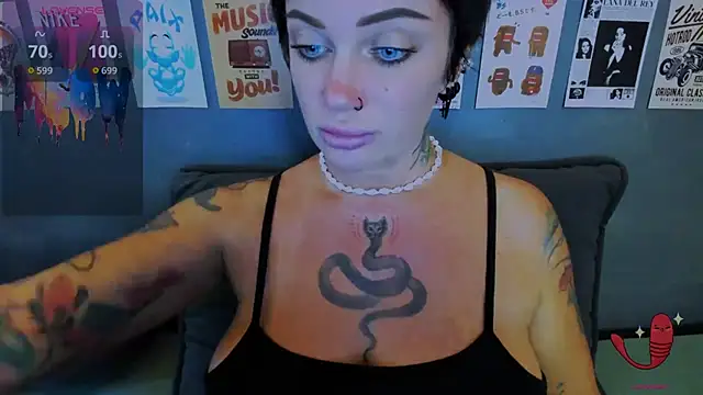 EllieOz online show from July 21, 2026, 5:14 pm