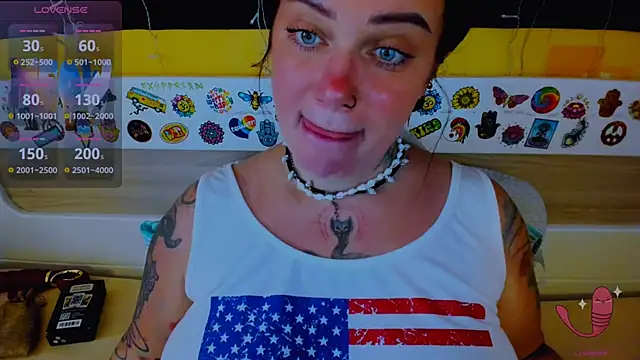 EllieOz online show from September 26, 2025, 11:28 am