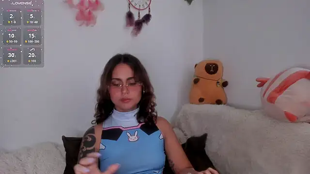 Violette-Ramirez01 online show from February 2, 2026, 8:08 pm