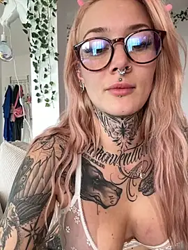 Stella-Kink online show from October 21, 2025, 2:16 pm