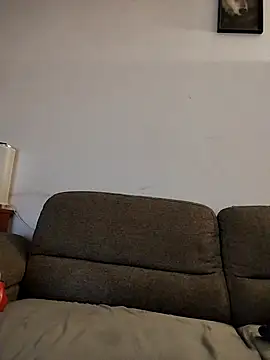 LauraBaby online show from December 17, 2025, 7:52 pm