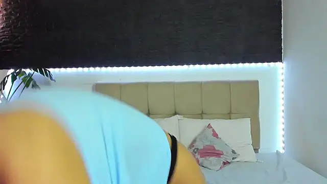 anaroman01 online show from September 23, 2025, 6:48 pm