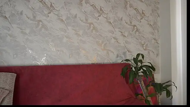 roselinedior online show from September 20, 2025, 2:44 pm