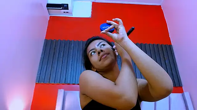 VeronicaRobles online show from March 16, 2026, 7:16 pm