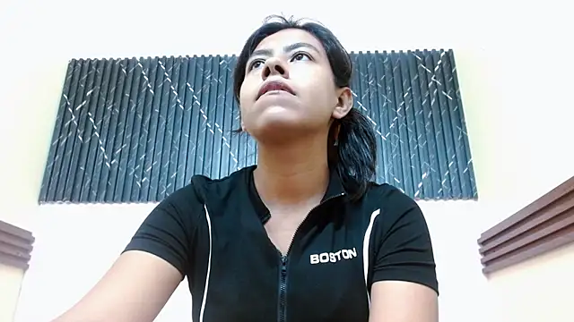 VeronicaRobles online show from March 6, 2026, 7:53 pm